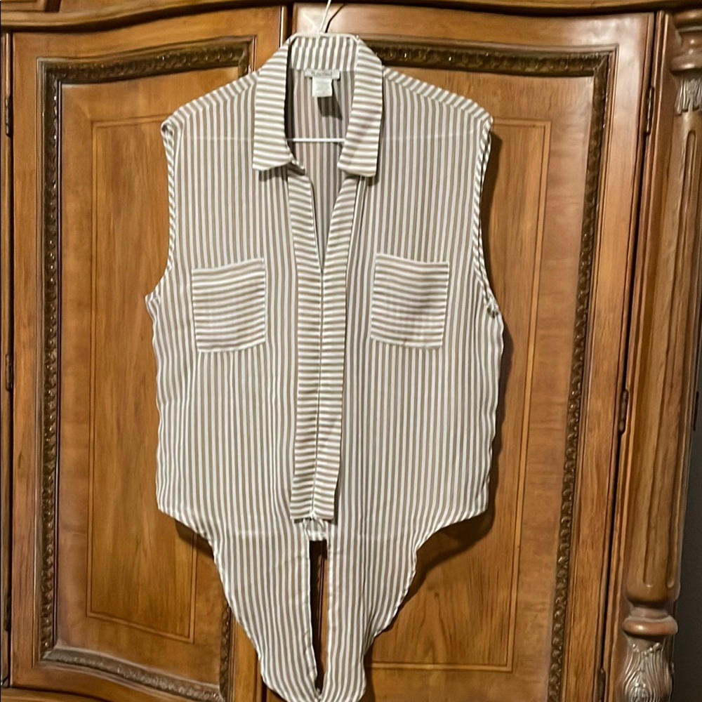Chic Sleeveless Striped Blouse